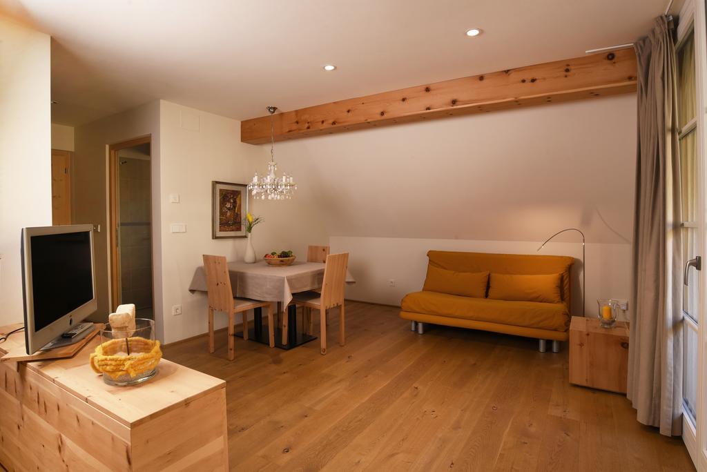 Biobauernhof Rosengartner Apartment Terlano Exterior photo