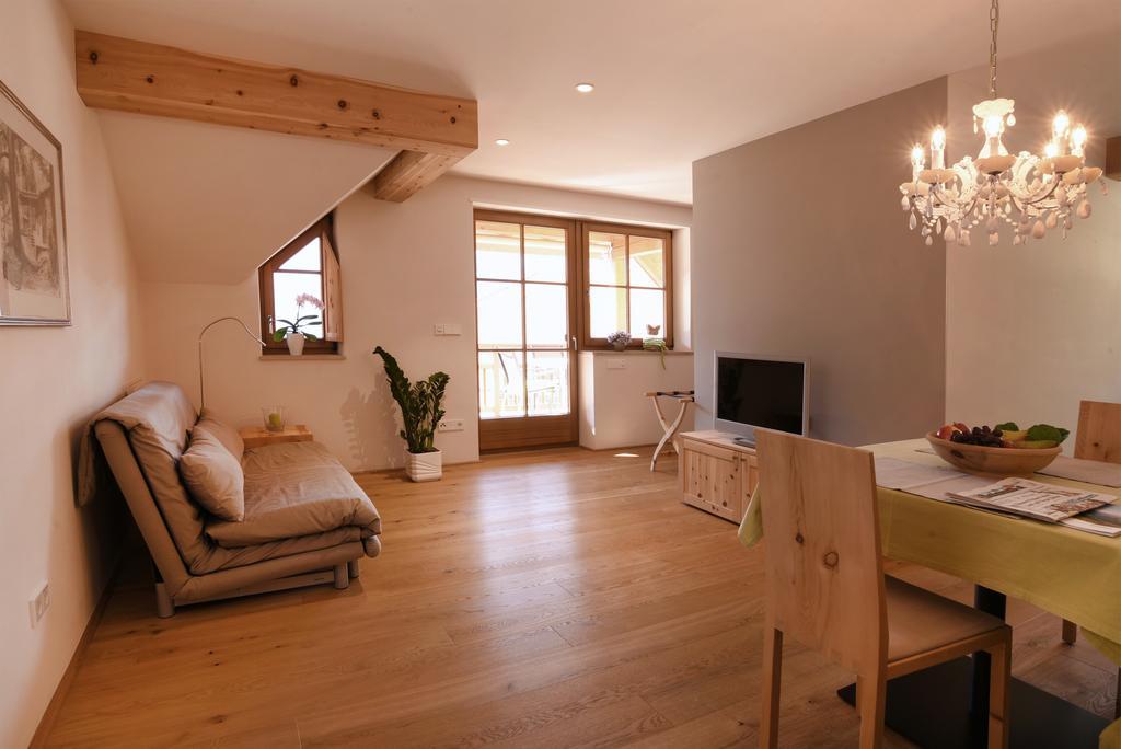 Biobauernhof Rosengartner Apartment Terlano Exterior photo